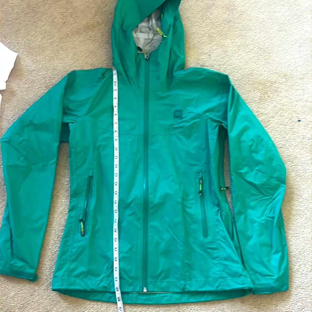 MEC windbreaker/ shell & t-shirt combo